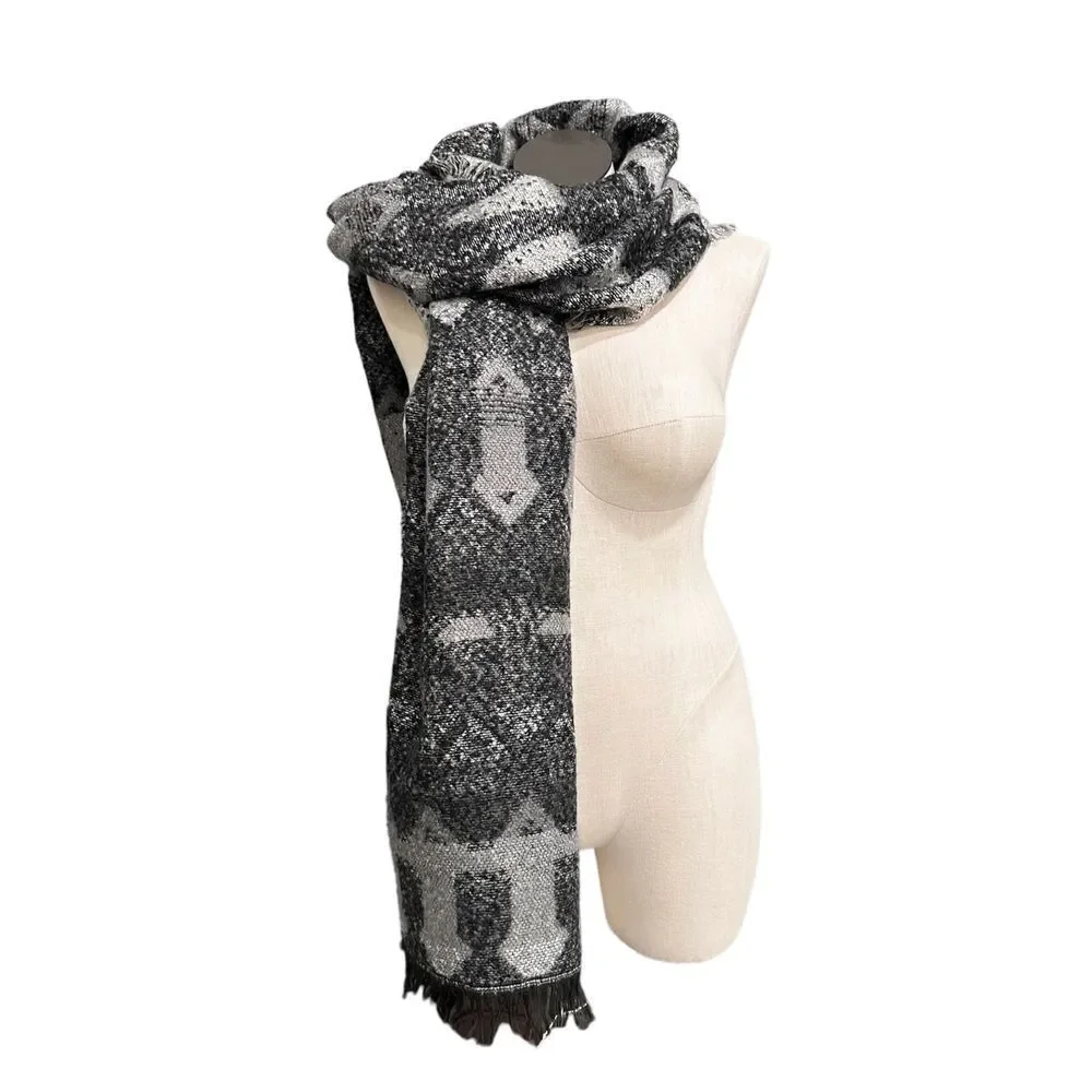 Sleeping On Snow Women’s Gray Geometric Pattern Winter Scarf